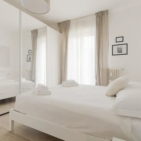 Guesthost - Spacious Balcony X6 *