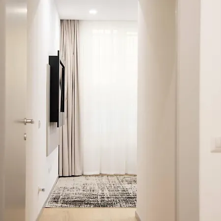 Stylish 1br Near Apartmán