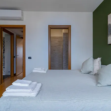 Διαμέρισμα Parkview House B - Carozzi *