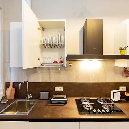 Andrea's House Via Ruggeri 17 アパート