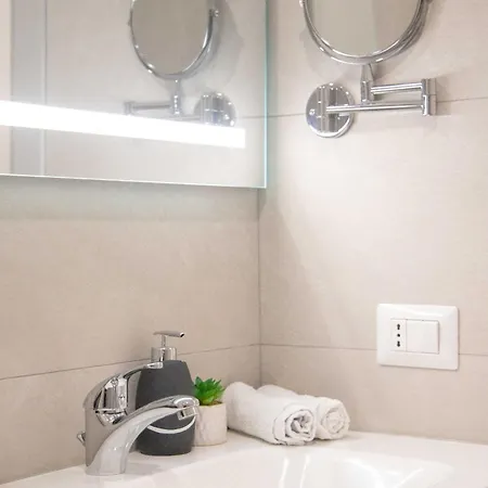 Stylish 1br Near Apartmán Milán