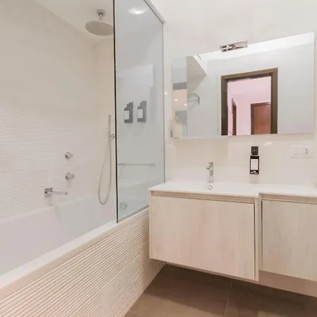 Stayeasy Castello Sforzesco Апартаменты