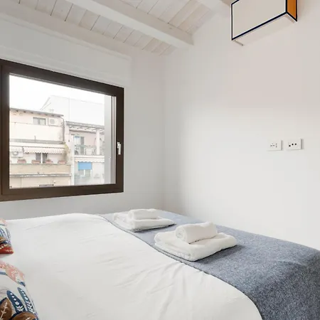 Guesthost - Modern Terrace Flat In Solari Area Apartamento