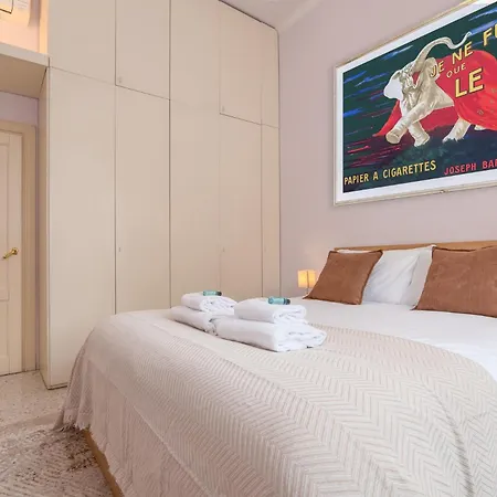 Three-room Flat With Balcony In Porta Romana Daire