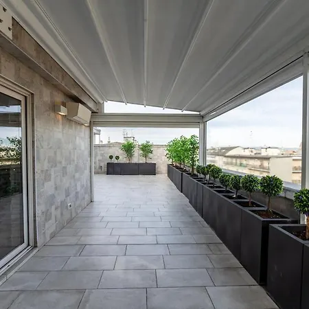 Appartement Skyline Penthouse - Terrazzo Panoramico & Metro 5min *