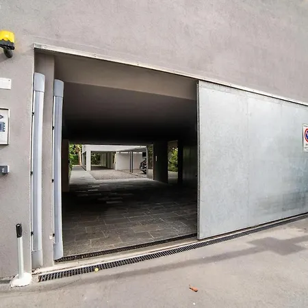 Luxury Penthouse, Exclusive Design & Private Garage דירה