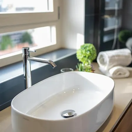 Skyline Penthouse - Terrazzo Panoramico & Metro 5min Appartement *