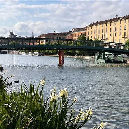 Guesthost - Darsena & Navigli Cosy Flat *