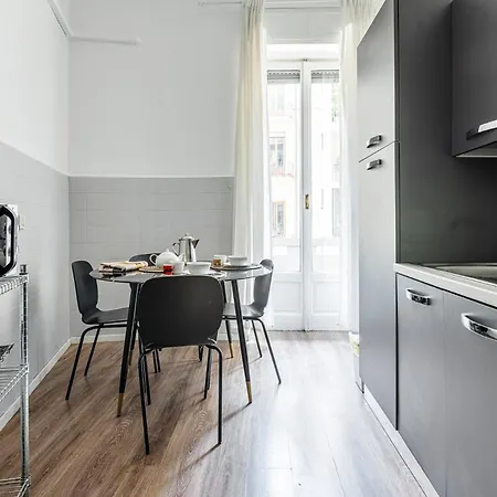 Luxury 4 Bedrooms Close To Duomo Appartamento *