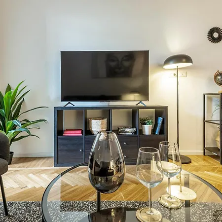 Appartamento Luxury 4 Bedrooms Close To Duomo