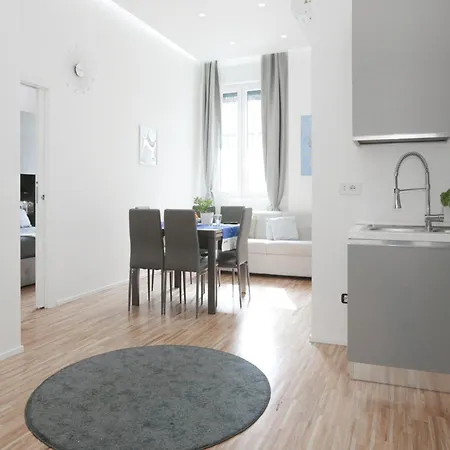 Self Check-in - 2 Bedrooms - Metro - 1000 Mbps Mediolan