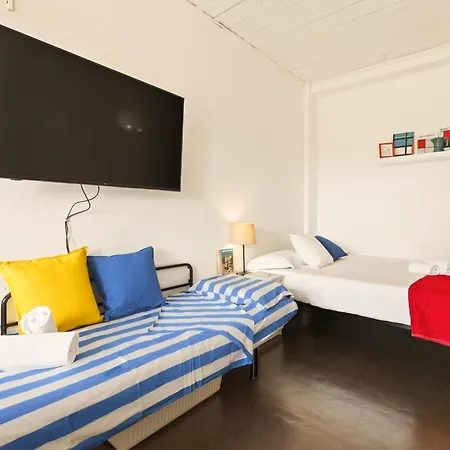 Апартаменты Mondrian's Flat In - Cadore V Giornate - Metro M4 Dateo *