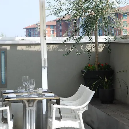Nu Hotel 4*