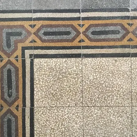 Apartment Zebra Rosso *