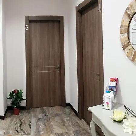 Konukevi Milanorooms Bacone Self Check-in 4*