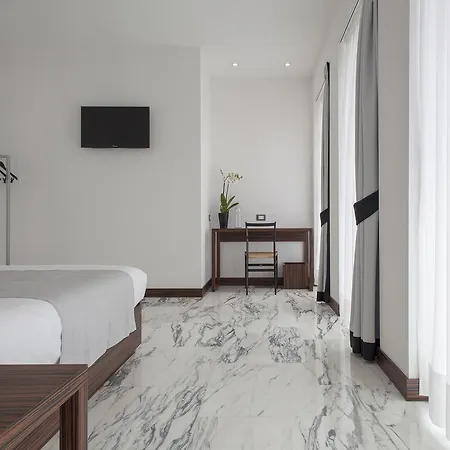 My Bed Montenapoleone Gasthof 2*