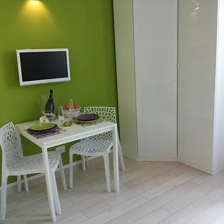 Younique Flat - Center Apartment Milan