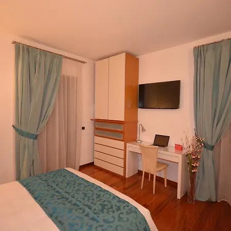 Inganni Bed & Breakfast Milan