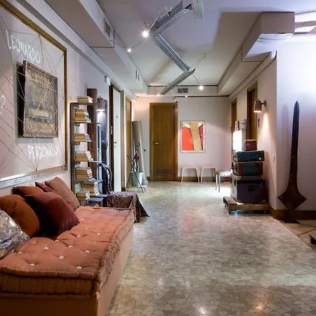 米兰中心床+艺术旅馆 住宿加早餐酒店 3*