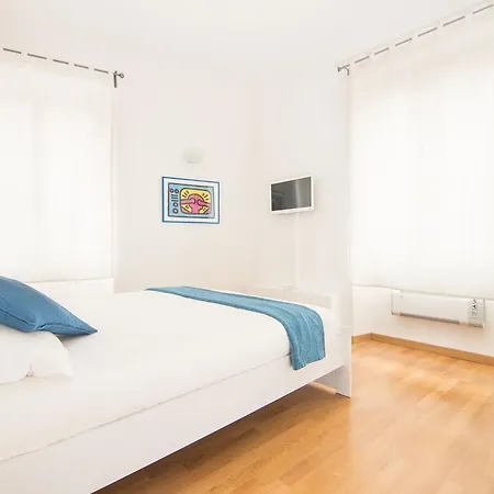 Keith Apartament *