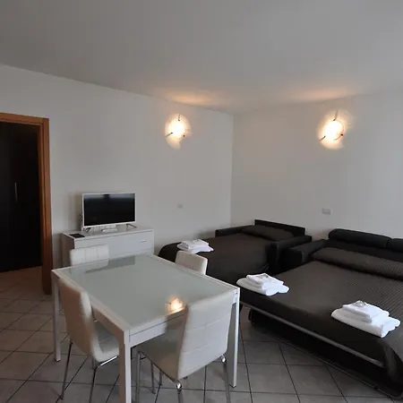 Apartmanhotel Easy - And Navigli Milánó