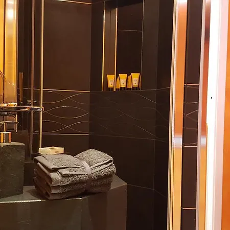 Bnbutler - Broletto 39 - A Few Steps To The Duomo And La Scala * Milan