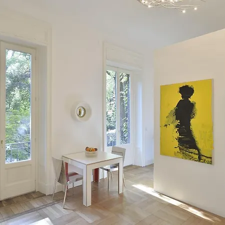 Park & Cloister Views Exclusive Daire