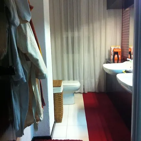 Alojamento de Acomodação e Pequeno-almoço Two Beds In The Green Near The Fair Milão