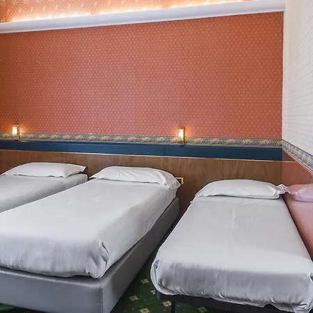 Des Etrangers מילאנו