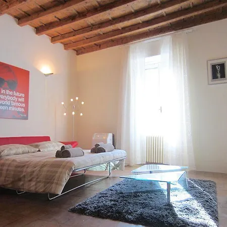 Apartment Temporary House - Navigli Milan