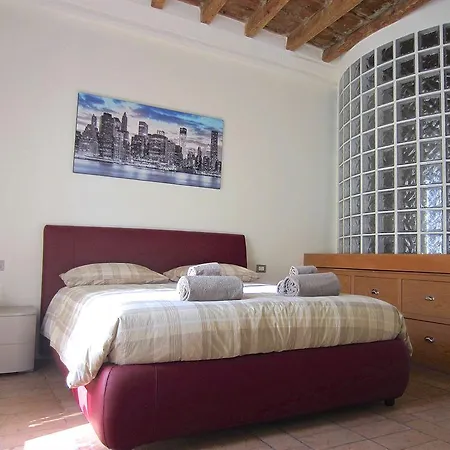 Temporary House - Navigli