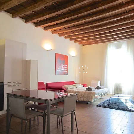 Apartment Temporary House - Navigli *