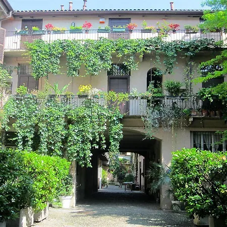 Temporary House - Navigli Milan