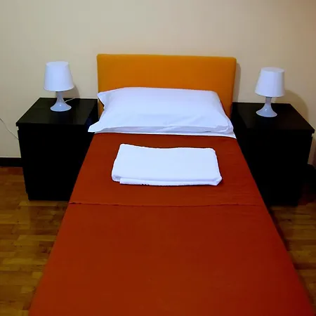 Star San Siro Fiera Albergue