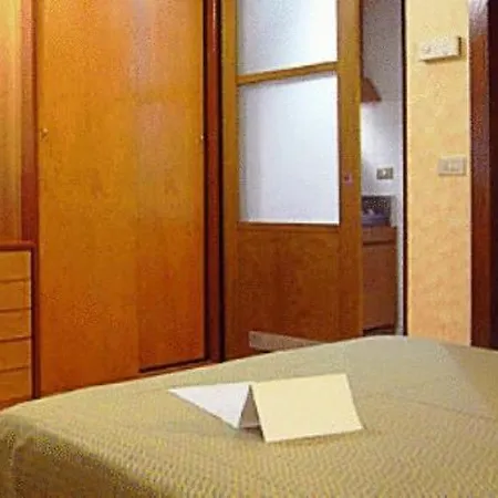 Desenzano Aparthotel 3*