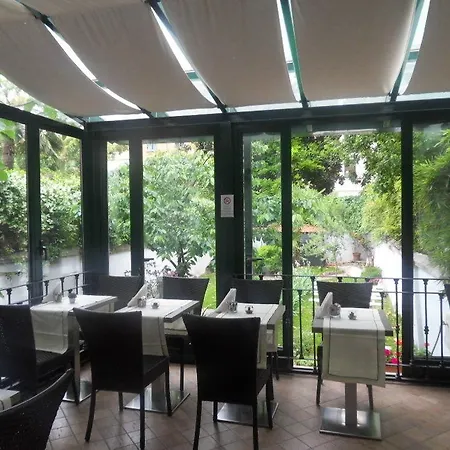 Due Giardini 2* Milano