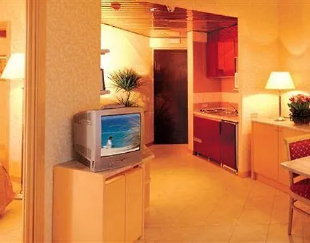 Unaway & Quark Due 4* Милан