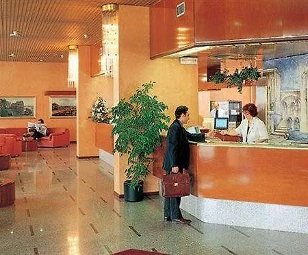 كوارك دو آند ريزدنس ميلانو باي جروبو يو إن إيه شقة فندقية ميلان