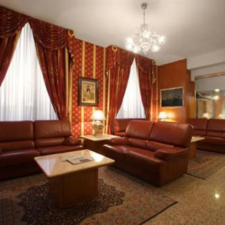 فندق إل إتش بي نابليون 4*