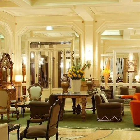 Grand Et De - The Leading Of The World