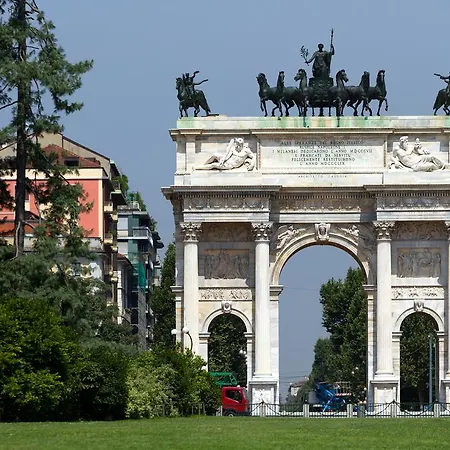 Aparthotel Easy - And Navigli 4*