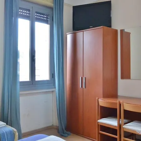 Hotel Arno *