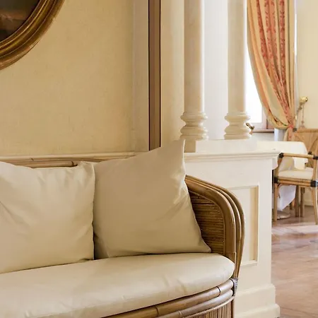 Ξενοδοχείο Regency 4*