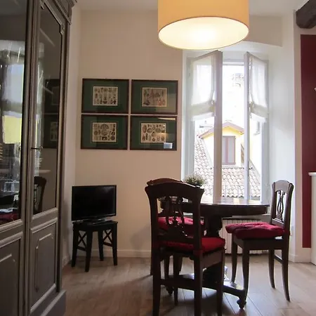 Charming And Elegant Historic Center Of Apartment Mailand