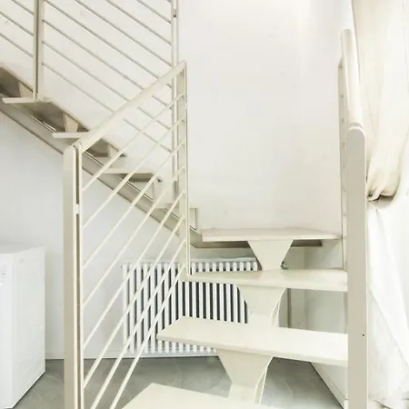 Daire Alessia's Flat - Mac Mahon