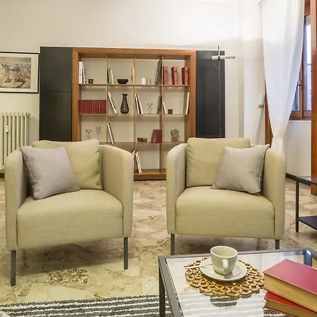 Hintown Sporting District Apartment