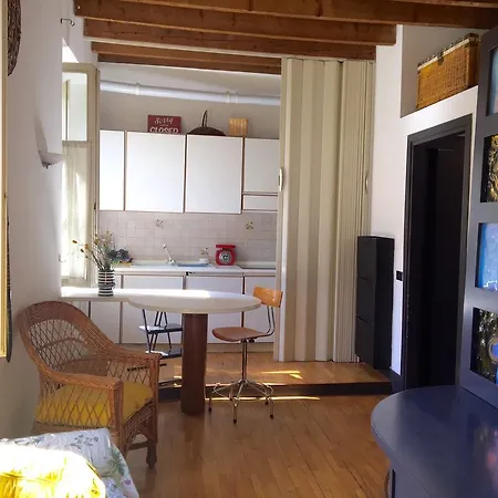 Апартаменты Lovelyloft - Alzaia Naviglio *
