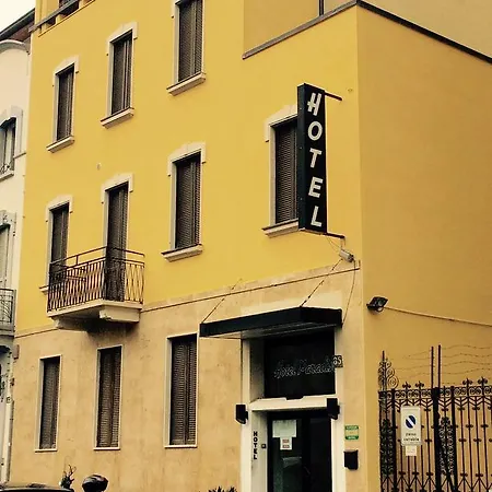 Hotel Paradiso Milán