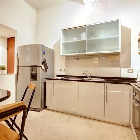 Apartment Algeri Milan