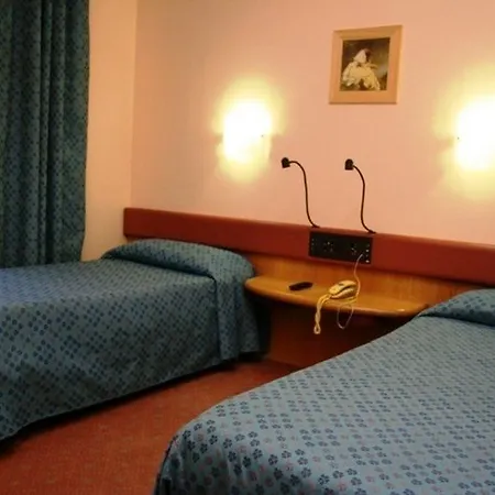 Отель Albert Hotel Милан